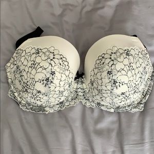 Victoria’s Secret Dream Angels Bra 34DDD